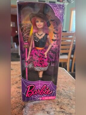 2014 Mattel Barbie Happy Halloween Witch Doll (CCP44) – New In Box NIB Pink Hair